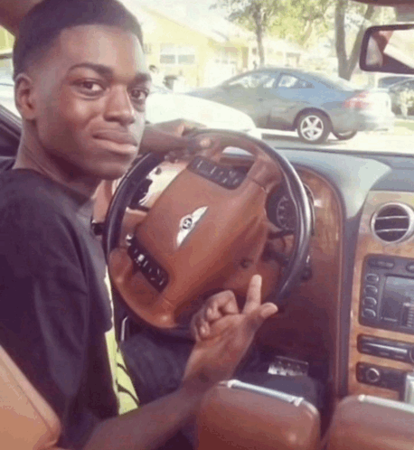 ThumbnailGuyOcean tweet media