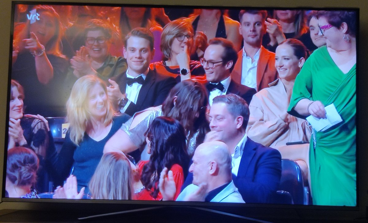 Impactprijs: De makers zitten in de zaal en ze weten van niks.

En toch een bedankbriefje in de hand!

Nu ja wel terecht gewonnen.

#dekastaars