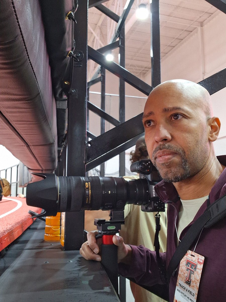 Today I finally found the only thing Texas folk run from......a little snow and ice, LOL!