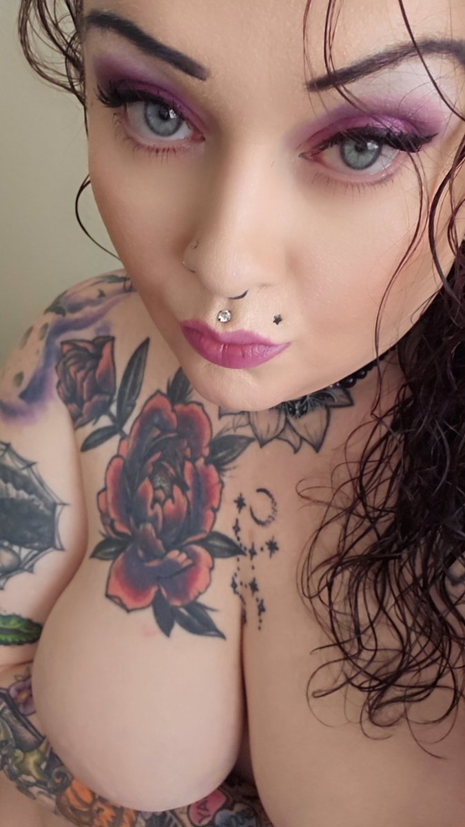 Caramia_Addams's tweet photo. Warm up this weekend with my OnlyFans 💋
Short, thick and tatted goth babe!
🥰 FREE SUBSCRIPTION 
🥵 Free and Paid content
😍 Custom requests
😈 Live Private Shows
..... Tell me how I can make your fantasy about me come true 💋

https://t.co/Je2XbiQfjn https://t.co/Dsld8KIo8R