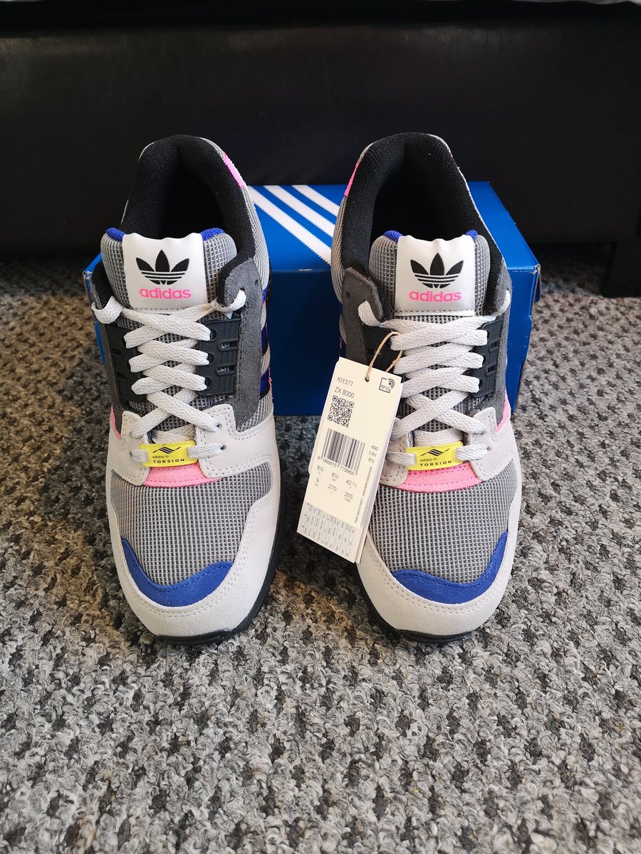 すぅ atmos x adidas ZX 