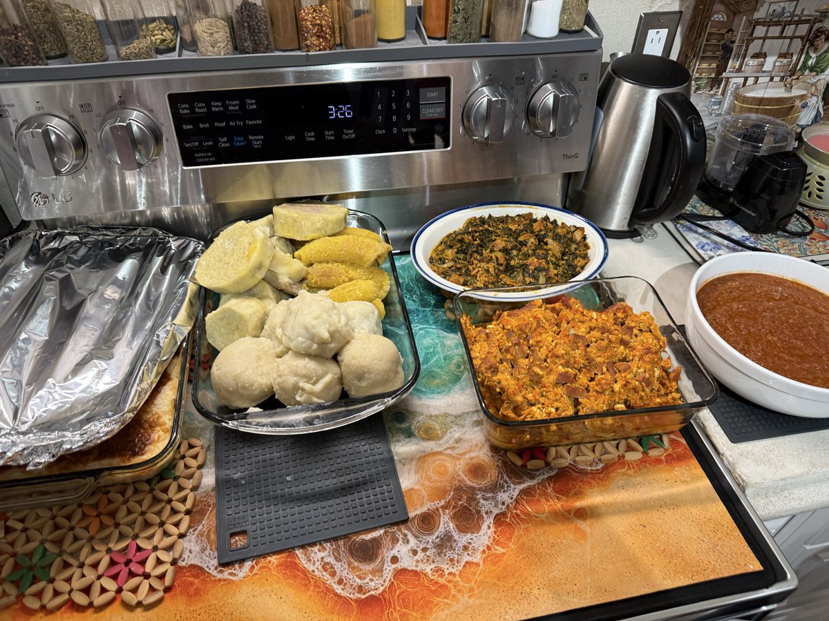 DogExecutive's tweet image. Gari, Kenke, Planteen, Kontombre, Froy, LunchinMeat…

Being raised in different countries gives you an open mind, open heart and a diverse menu….Alhamdullilah