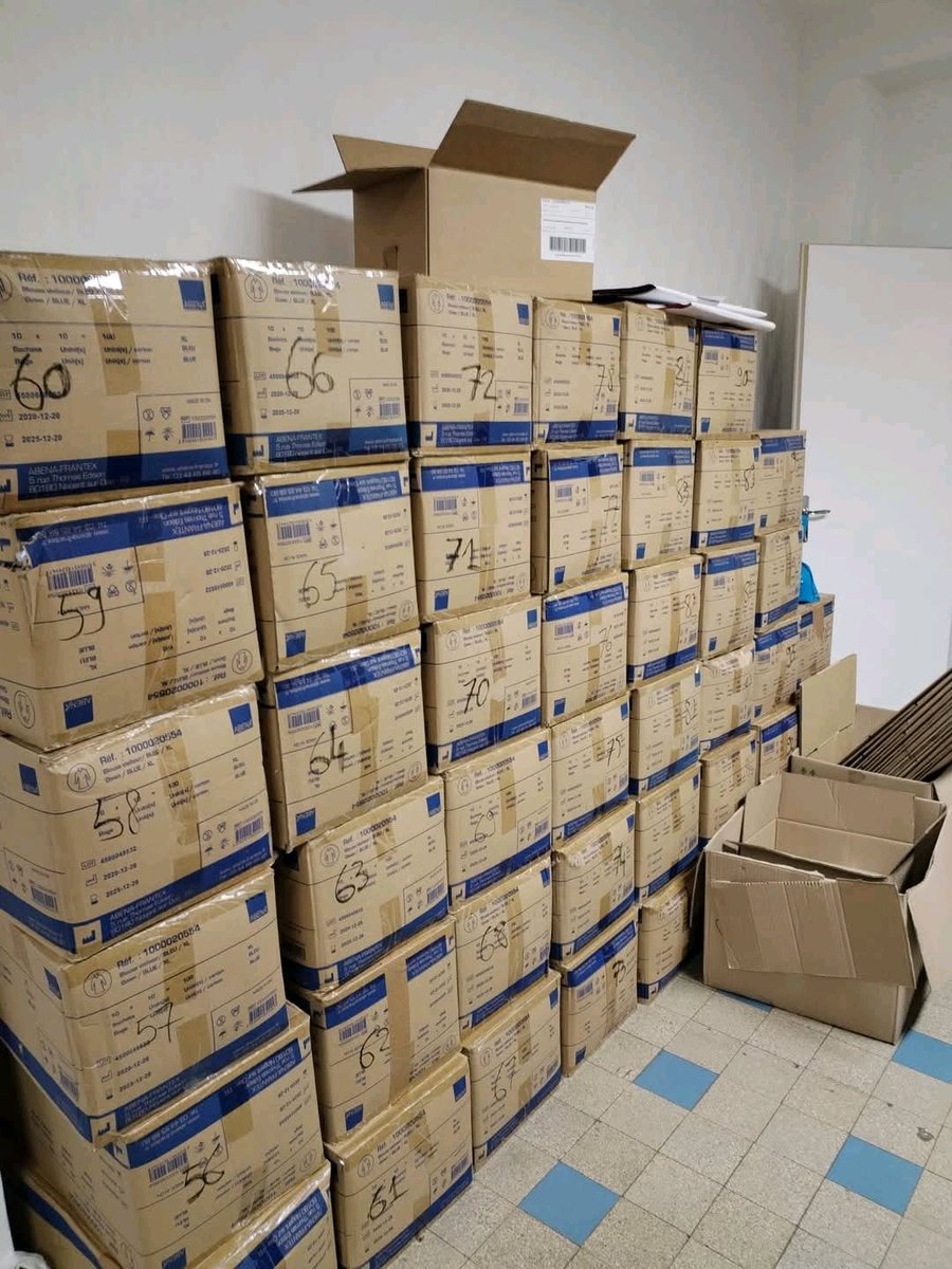 EmbaCubaFrancia's tweet image. 🇨🇺🤝🇫🇷 Más de 170 cajas de medicamentos,suministros médicos, sillas de ruedas,camas de hospital, grúas para pacientes en solidaridad con Cuba Socialista.

Gracias a la Federación Vosges del Partido Comunista Francés por su apoyo al pueblo cubano.

#CubaNoEstáSola #TumbaElBloqueo