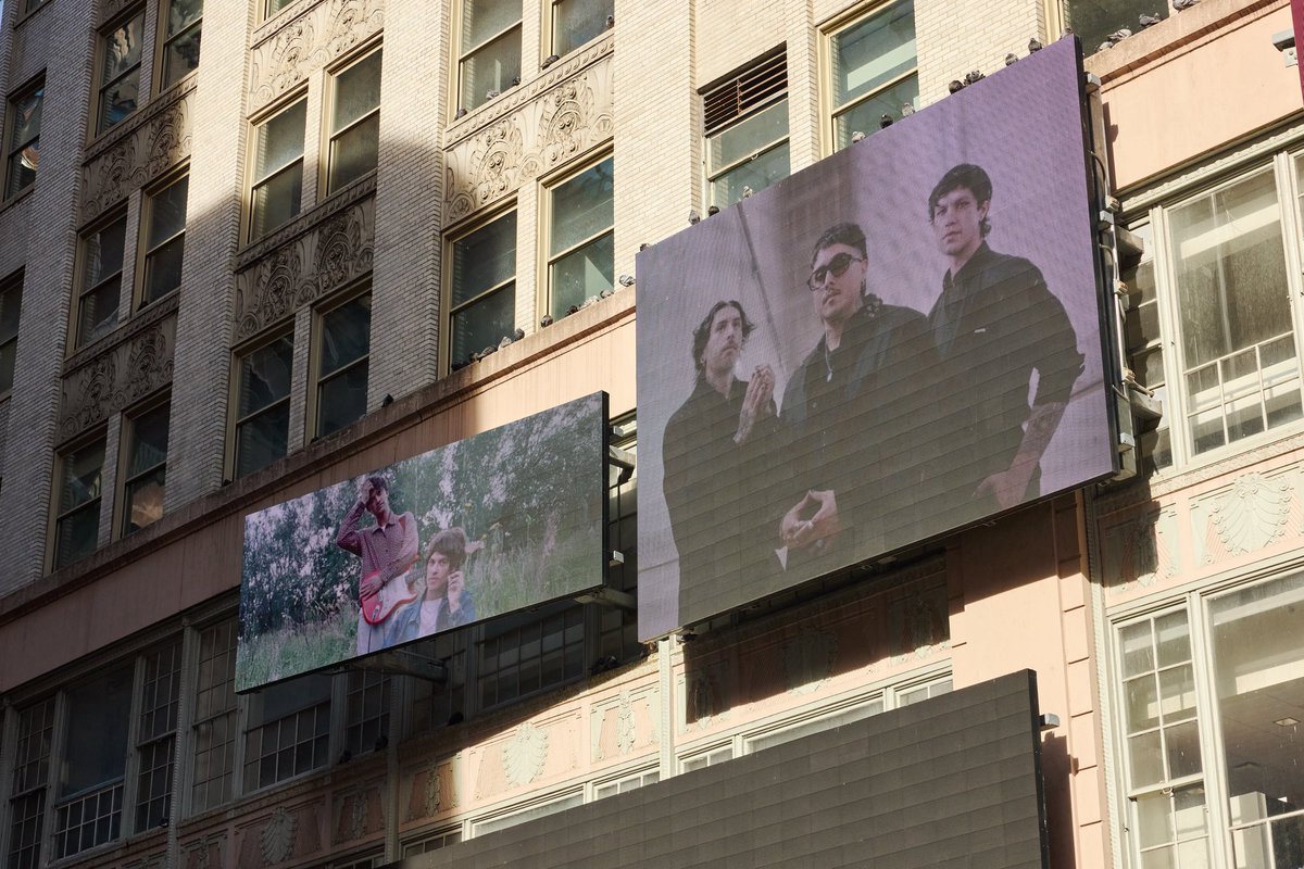 Rock Sound tweet media