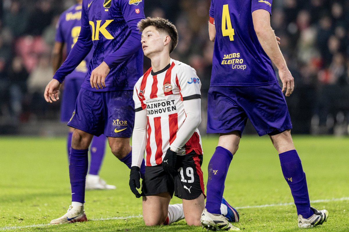 ADSportwereld's tweet image. PSV maakt in extra tijd toch nog gelijk tegen dapper strijdend NAC Breda, dat vanavond lange tijd droomde van eerste competitiezege in het Philips Stadion sinds 1995 ad.nl/article/~a2b61…