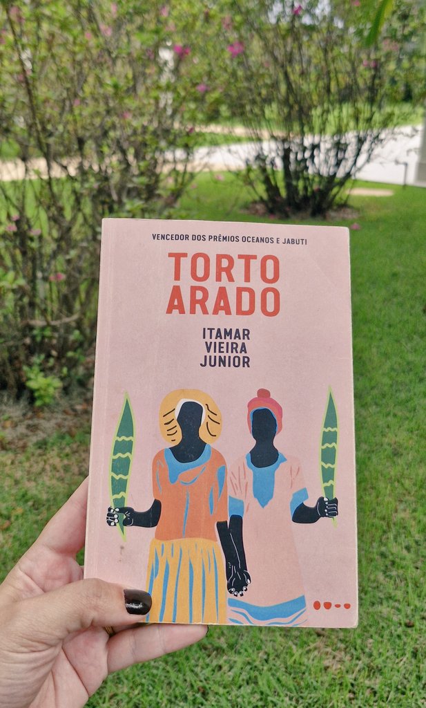 _prires's tweet photo. Me questiono pq demorei tanto tempo para ler Torto Arado https://t.co/HApnyxxfWM