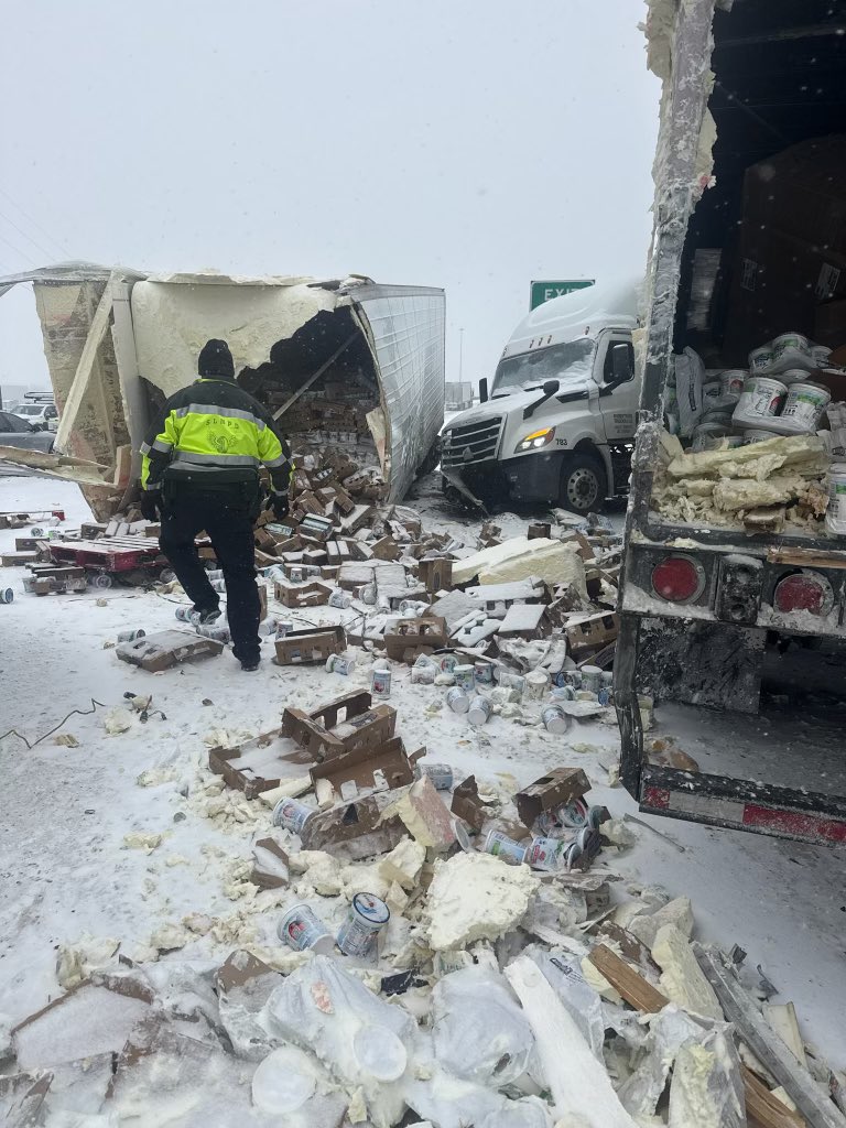 SLMPD's tweet photo. #SLMPD Traffic Safety officers are in the westbound lanes of the Poplar Street Bridge after a multi-vehicle crash involving semi-trucks. Expect significant delays. Officers are working to reopen at least one lane as soon as possible. No injuries reported. #STLtraffic https://t.co/HLZLZ13xfO
