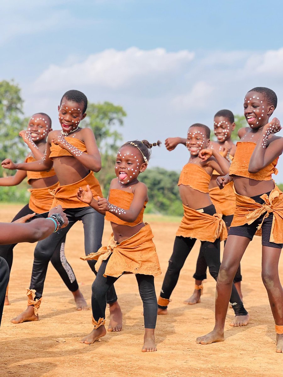 Fire K Stars Dancers Africa 

#firekstars #WilliamEst1stFMinSingapore #BTS_WORLDTOUR_MEXICOCITY #deprem #R2PforIran