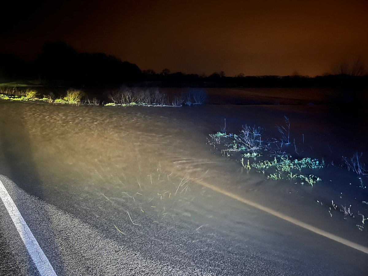 ajperalada's tweet image. 🌧️ ACTUALITZACIÓ – PLA INUNCAT (Peralada)
Activat el Pla Inuncat. Tallada la carretera Peralada–Mollet de Peralada, la C-252 (Peralada–Vilabertran) i tots els passos sobre rius i rieres.
📞 Emergències: 112
⚠️ Eviteu desplaçaments innecessaris.
