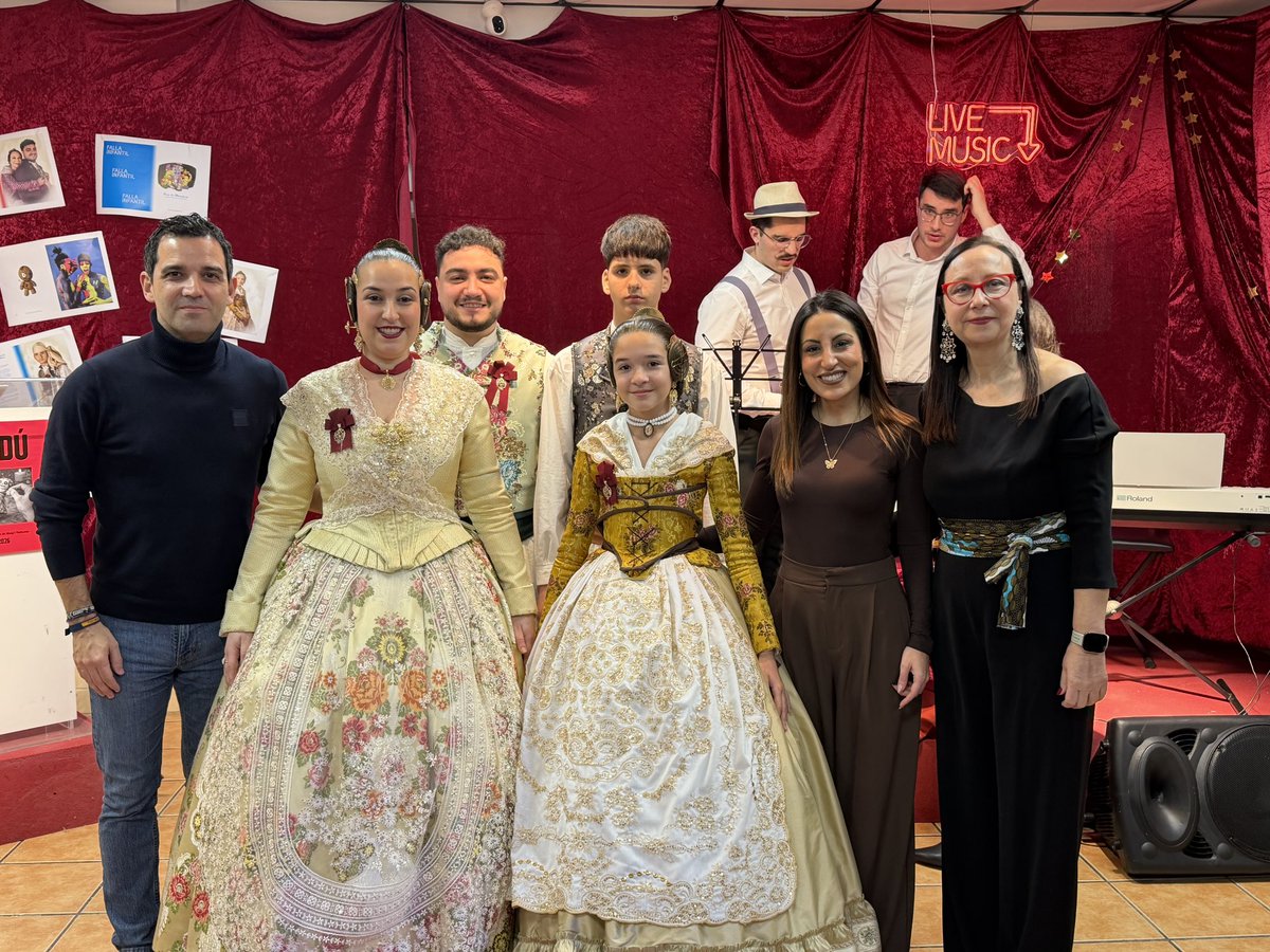 SagredoMarco's tweet image. Presentació del llibret de la Falla Dos de Maig de Paterna 📚 V U D Ú 📚