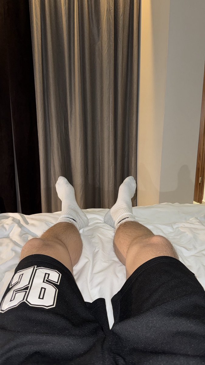 zachwiejaaaa's tweet photo. 🧦#feet #socks https://t.co/13dUa878DV