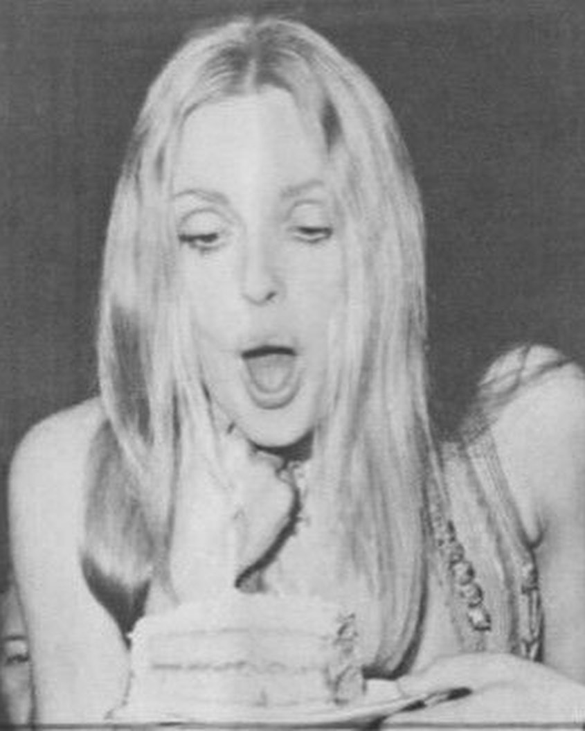 𝐒𝐇𝐀𝐑𝐎𝐍 tweet media