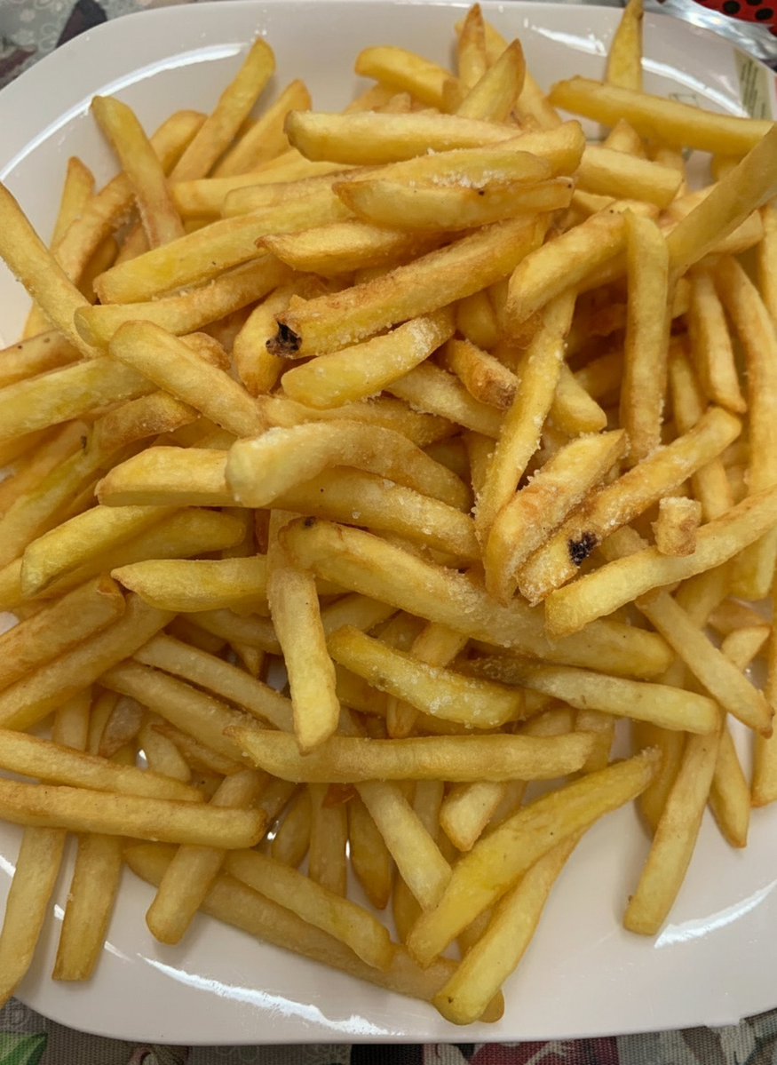 KETCHUP DOES NOT EXIST

What you having with these?? 