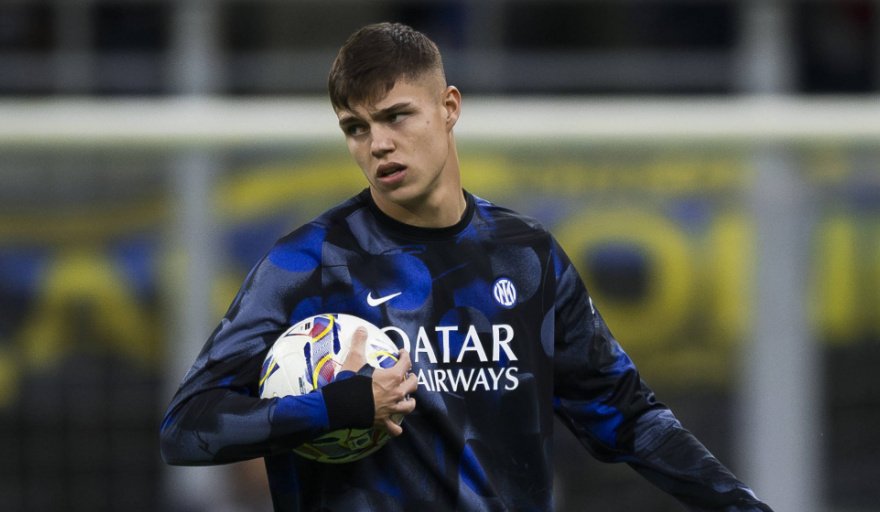 Nicobozza's tweet image. Sebastián Verón fue decisivo p/ llegada de Tomas Palacios a #EDLP. El defensor quería seguir en Europa y había rechazado varios ofrecimientos de Sudamérica. El presidente del 🦁 se contactó primero con Javier Zanetti y luego con el central p/ explicarle el proyecto deportivo