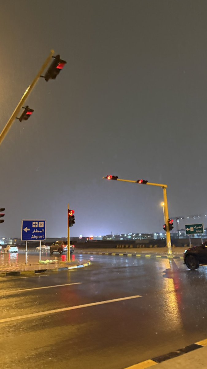 كل هذا الغيث قطره من سحابه 
و كل هذا الحب نبذّه من غلاي 

من دريت إن بـ المطر دعوه مُجابه
و أسمك أكثر أسمٍ أذكره في دُعاي