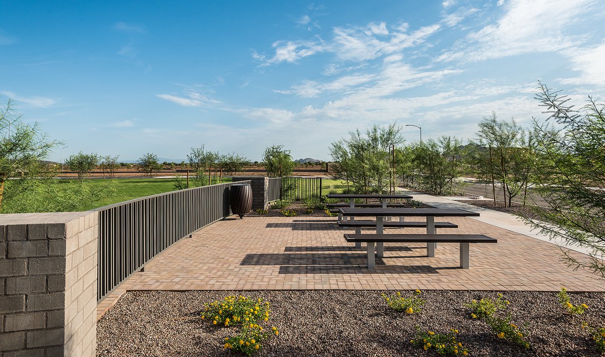 LiveUnionPark's tweet photo. With mild temperatures and sunny skies, there’s no better time for residents to enjoy the outdoors at Union Park at Norterra. https://t.co/wyYfMxxE1e https://t.co/0JN69SPgci