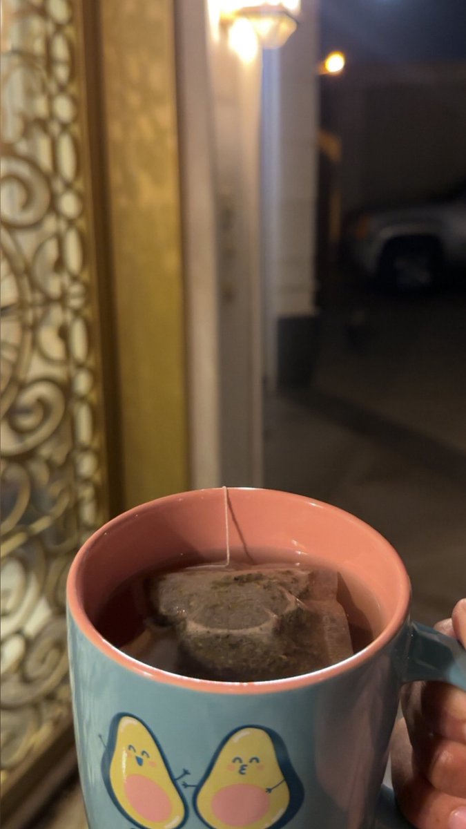 er_bme's tweet image. تذكرت اول مره استمعت لبودكاست كنبة السبت قبل ثلاث سنين 
اليوم الشعور مختلف مع الهويه الجديده والبدايه بعد انقطاع 
ومن طول الغيبات جاب الغنايم
الله لايغيرها عاده اخيراً يوم السبت راح يرجع يومي المفضل🤍🤍🤍🤍
#كنبة_السبت @AfnanGh93