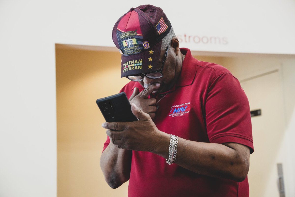 Cell Phones For Soldiers tweet media
