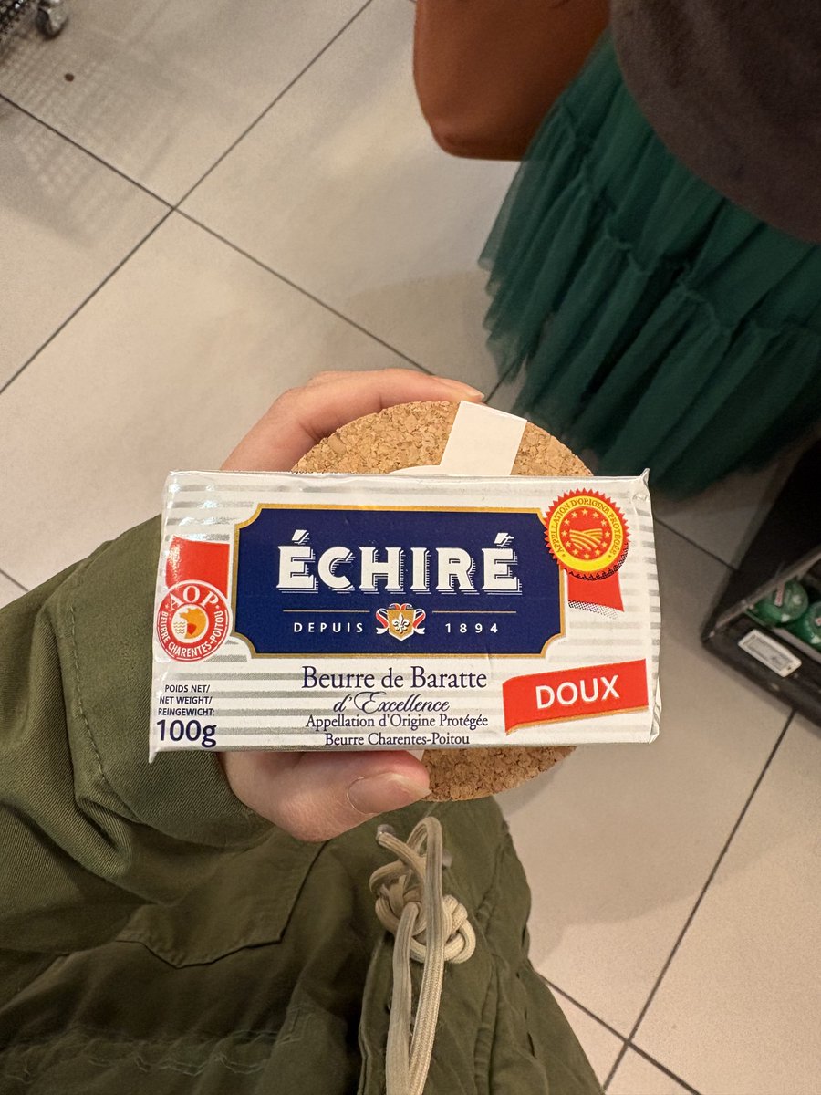 私もドイツで見つけて買ってみたけど、こっちのフツーのバターで無言に