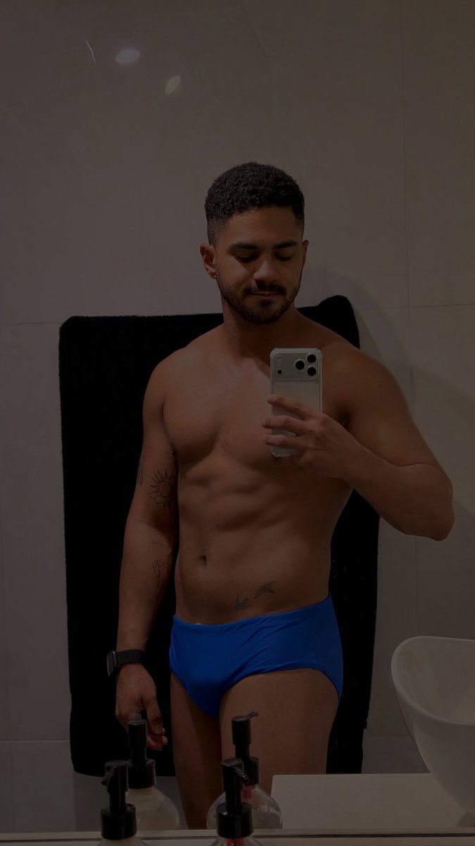 Thi 🌚 tweet media