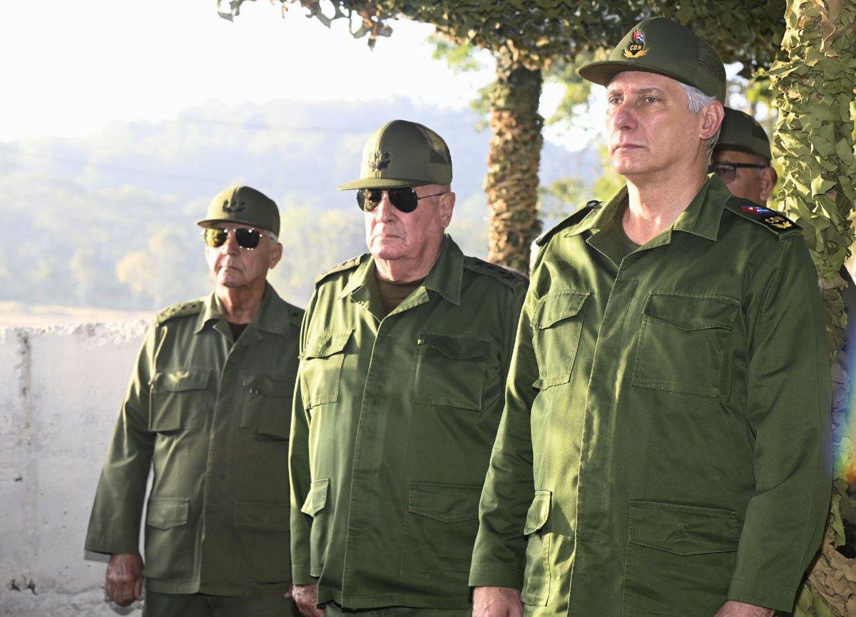 <a href="/DiazCanelB/">Miguel Díaz-Canel Bermúdez</a> en Día Nacional de la Defensa: “Cuando nosotros nos hemos unido, la historia ha demostrado que siempre hemos logrado victoria”
#CubaEstáFirme