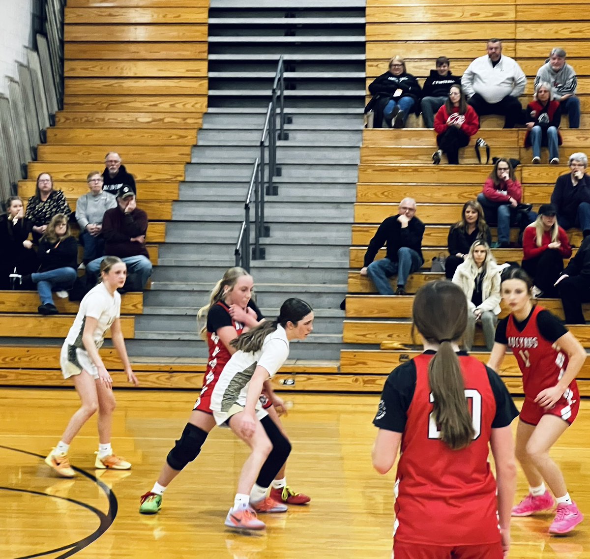 CalZiemba2030's tweet image. Defense wins this game. Every time. 
We traveled to undefeated Benjamin Logan today &amp;amp; beat them on their court 46-36. With less than a minute left in the game, Ben Logan closes the gap &amp;amp; we have a 3 point lead … I get fouled, go to the line. Sink em both, gives a 5 point lead &amp;amp;…