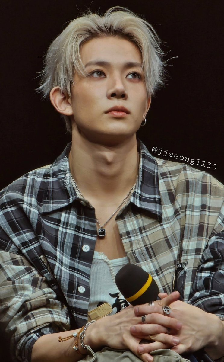 evnlee_'s tweet image. oh MY GOD #HEESEUNG