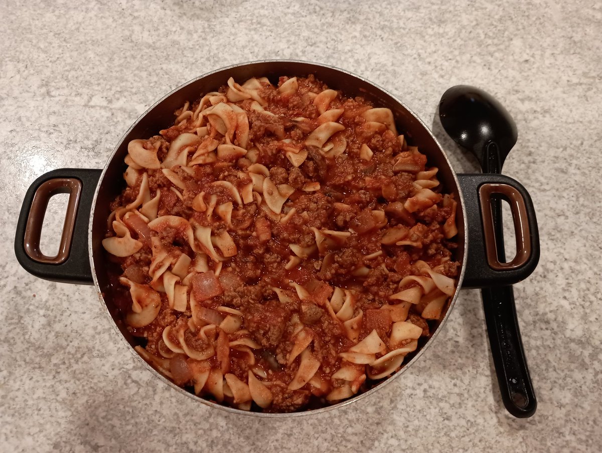 Weemus0417's tweet photo. It's #ColdOutside, so everyone knows you HAVE to make a big pot of SOMETHING (soup, stew, chili, etc). So I made a HUGE pot of #spaghetti, using my own made-from-scratch sauce recipe that Mama taught me.😘👍
So guuuuuuud....😋 My Nonna would be proud.❤️ https://t.co/7tIGM0n9mO