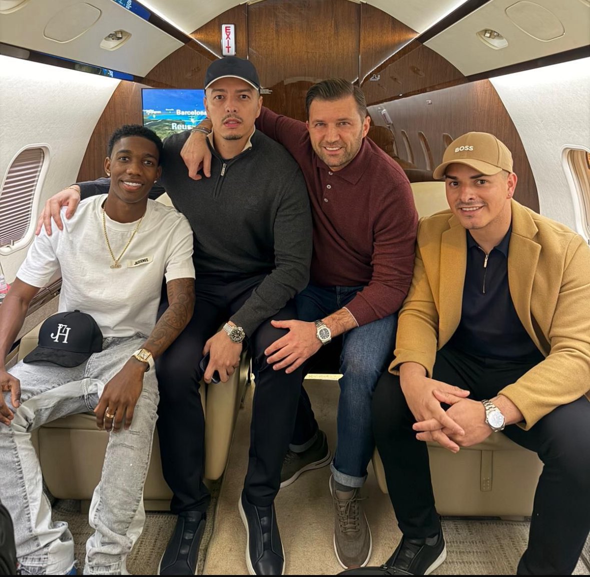 🟡🔴✈️ Yaser Asprilla, on his way with agent Jonathan Herrera and Ludovic Fattizzo after deal done with Galatasaray.