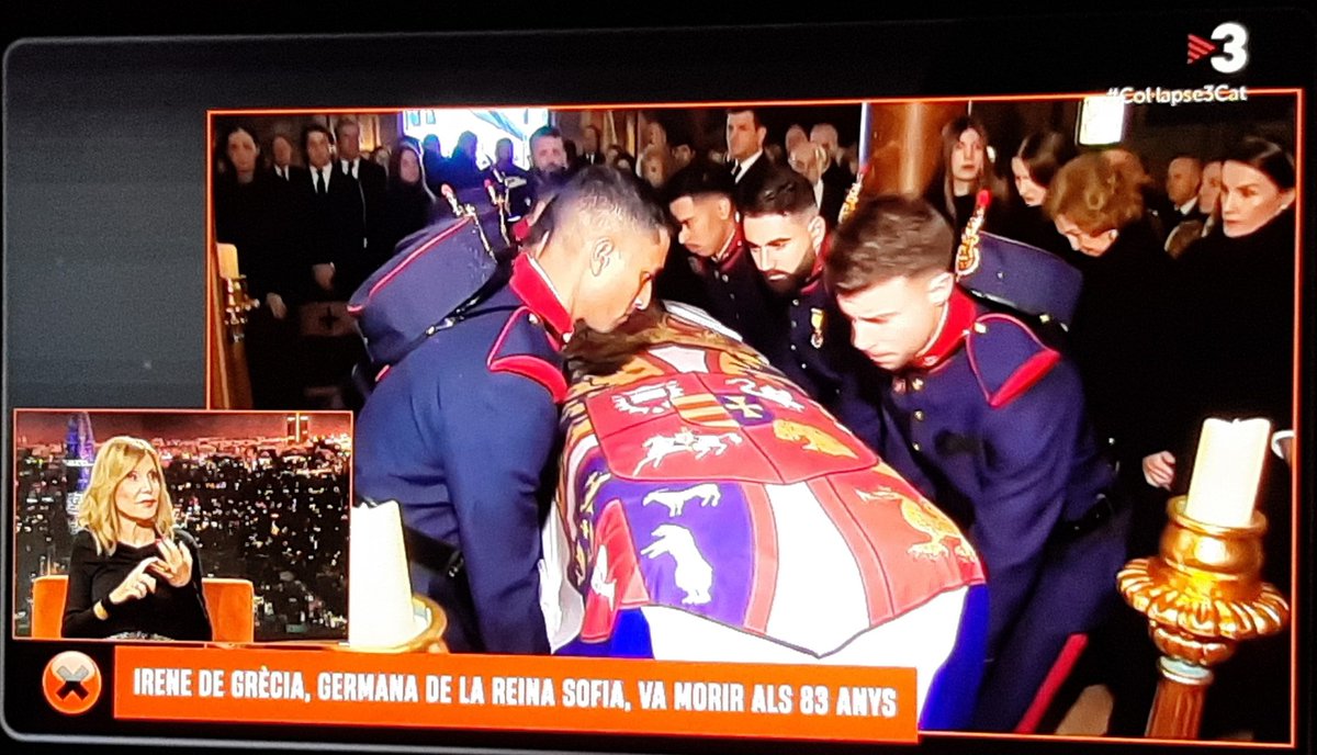 camiloxic's tweet photo. Prime time de dissabte a @som3cat. Els temes que interessen a la gent. I després Jordi Évole...
#Col·lapse3Cat https://t.co/Ul3rK4AzZD