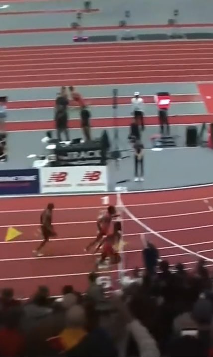 _OwenM_'s tweet image. IT DOESN’T GET CLOSER THAN THAT 🤏

Jereem Richards 🇹🇹 out-dips Noah Lyles and wins the men’s 300m in Boston, clocking 32.14 seconds. 

A entertaining way to end the meet!

#NBIGP #WorldIndoorTour