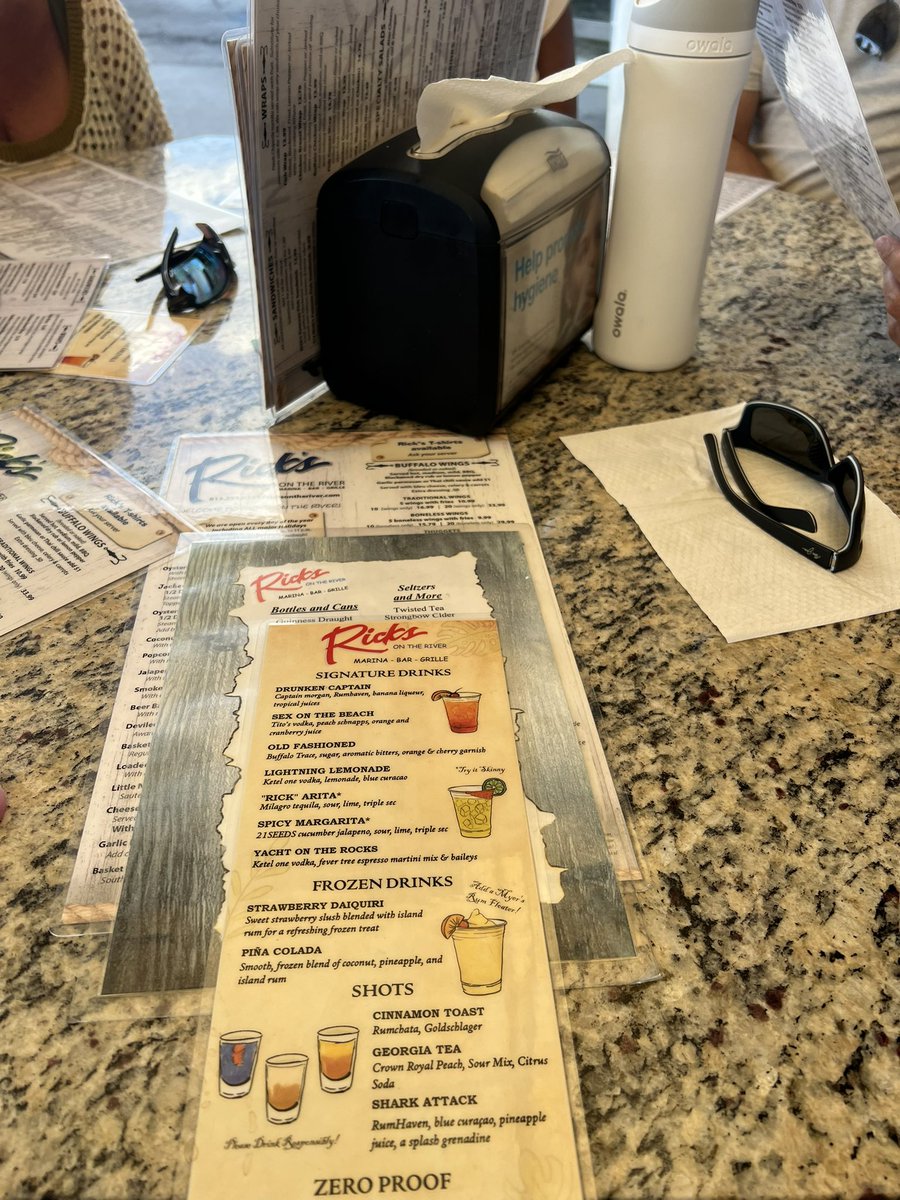 MrSoprano21's tweet photo. This is the way. #Friendsweekend #Tampa https://t.co/DbwexQQRVE