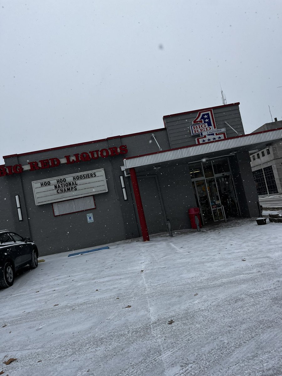 Hoosier__Takes's tweet image. Snow storm didn’t stop me from having a Saturday #booze