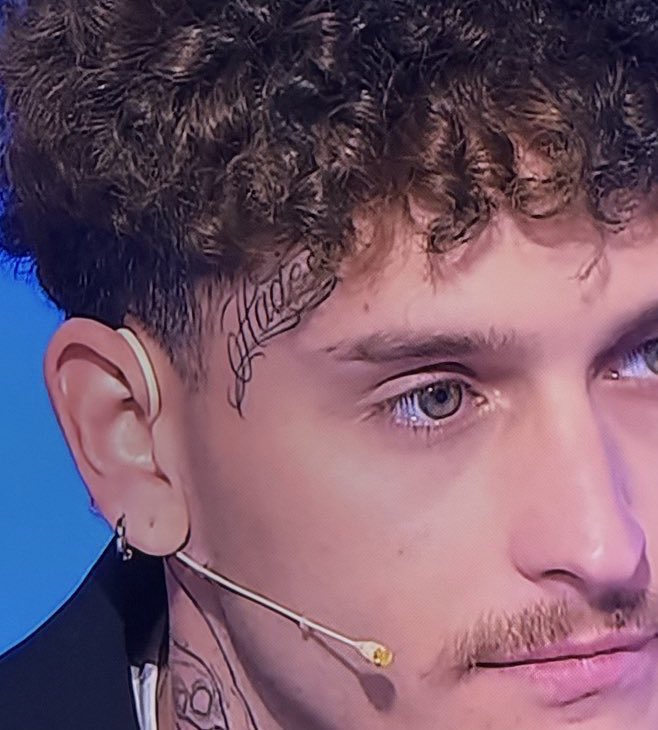 è cambiato, gli si legge in fronte

#cepostaperte