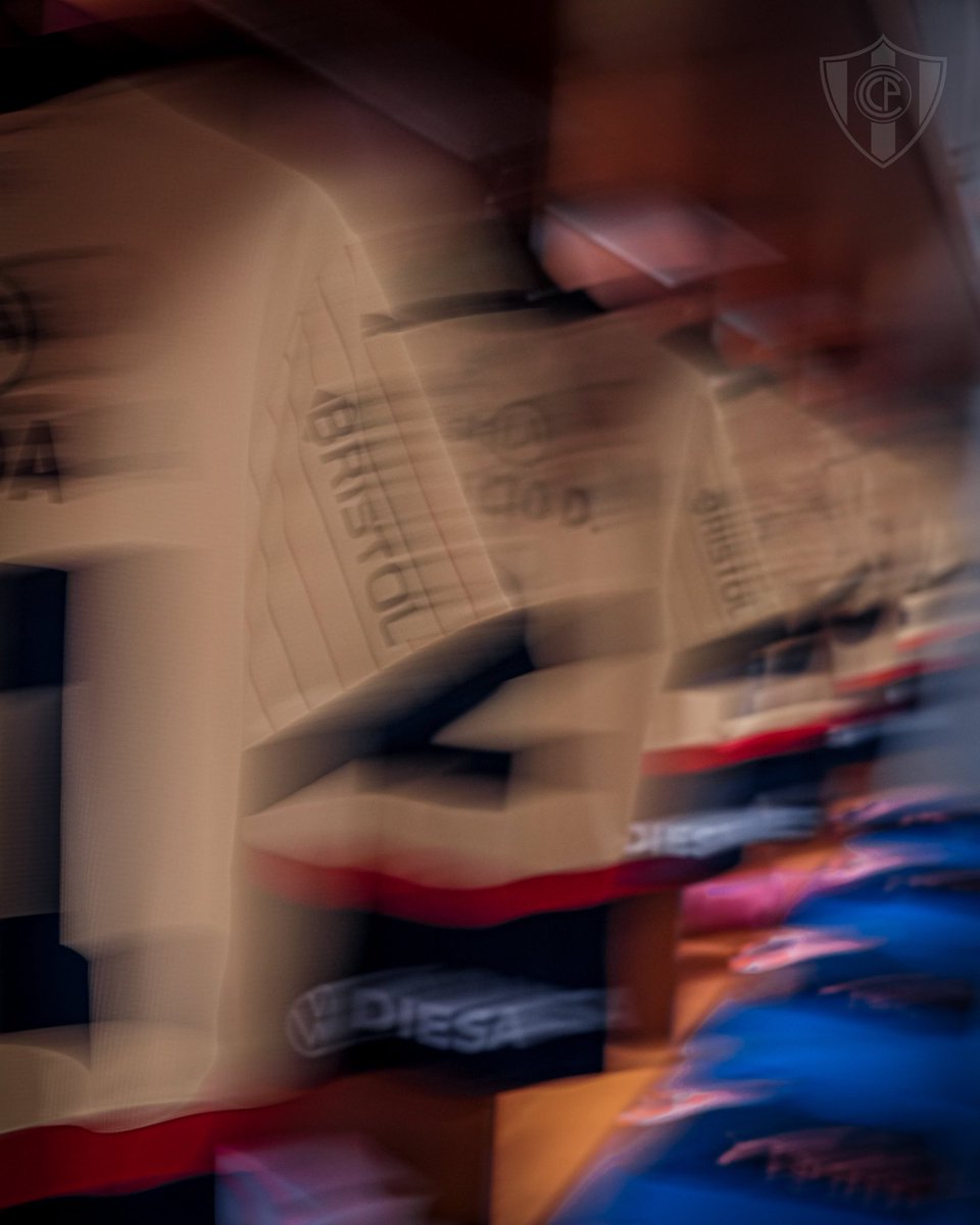 Vestuario listo en el ueno La Nueva Olla 💪👕🌪️