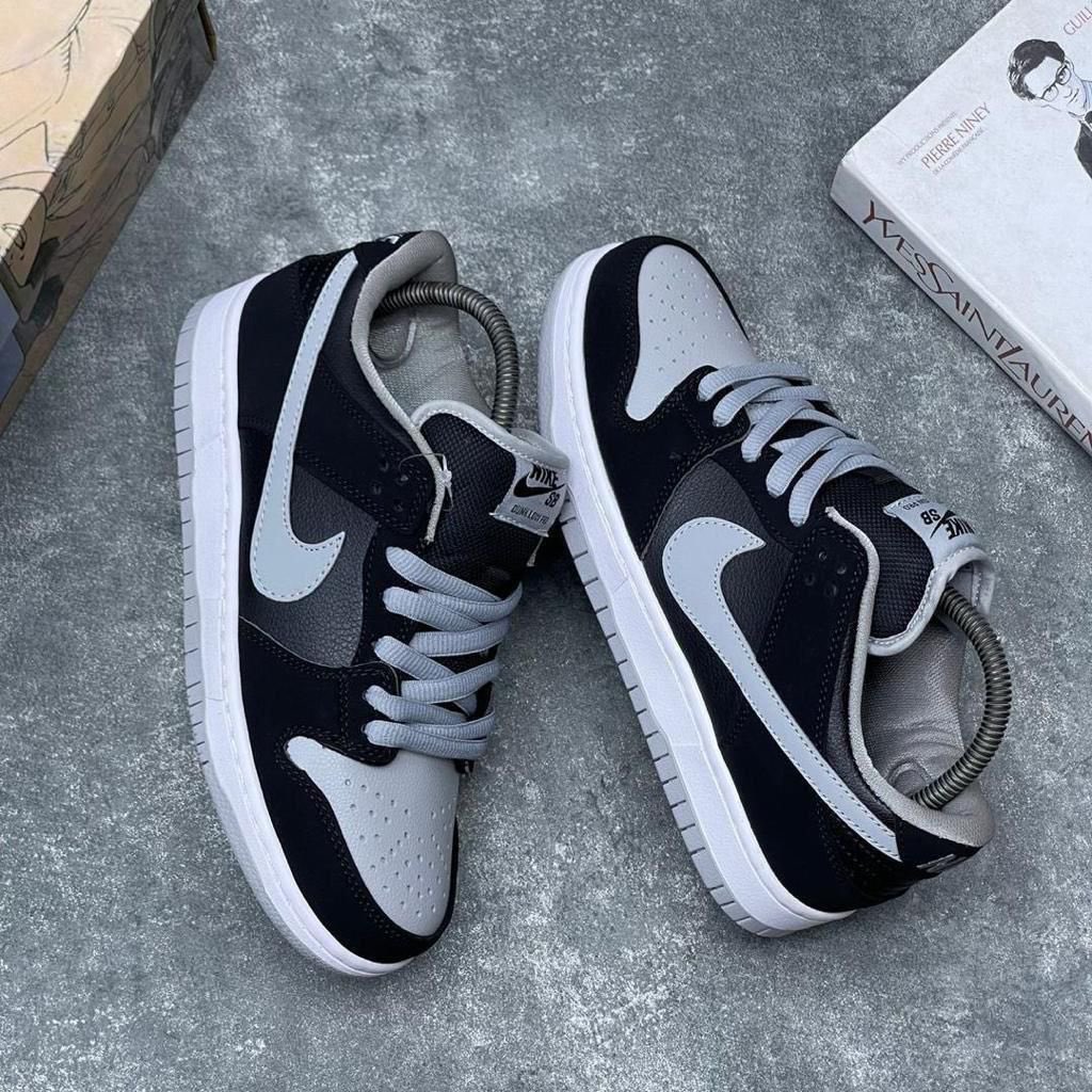 Nike SB Dunk Low – Davido colorway (inspired)
Clean street-style sneakers for daily wear

Price: ₦55,000
Sizes: 40–45
Delivery: 3–5 working days nationwide

DM to order 📦