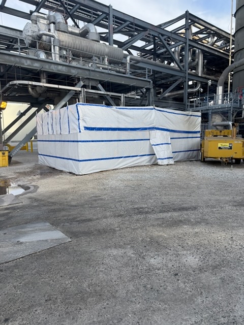 DukeEnergyIN's tweet image. Our power generation employees work year‑round to prepare our sites for inclement weather. When extreme conditions hit, they take additional precautions, like these temporary enclosures at our Edwardsport plant that protect key equipment, ensuring we can reliably serve our…