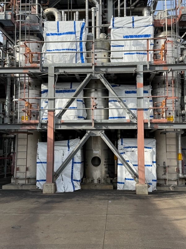 DukeEnergyIN's tweet image. Our power generation employees work year‑round to prepare our sites for inclement weather. When extreme conditions hit, they take additional precautions, like these temporary enclosures at our Edwardsport plant that protect key equipment, ensuring we can reliably serve our…