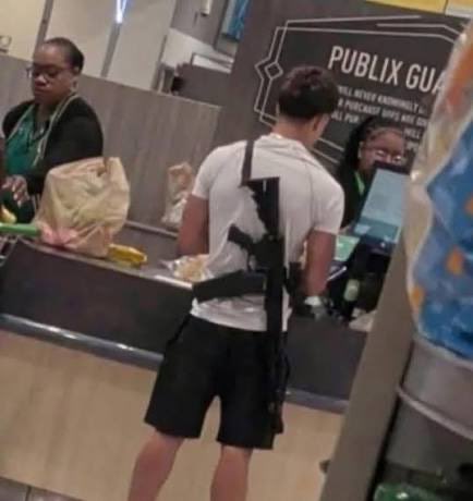 CatherineInPA's tweet image. So when I see a chud like this in my grocery store, I should assume he's there to perpetuate violence. Fucking hypocrites.