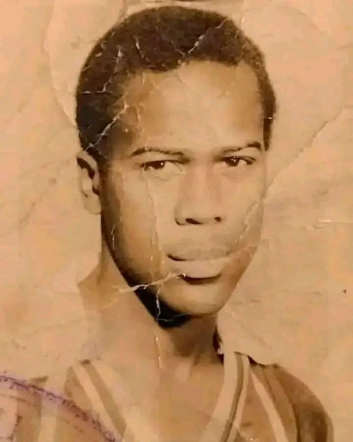 pmgalance's tweet image. qui reconnait cet homme?