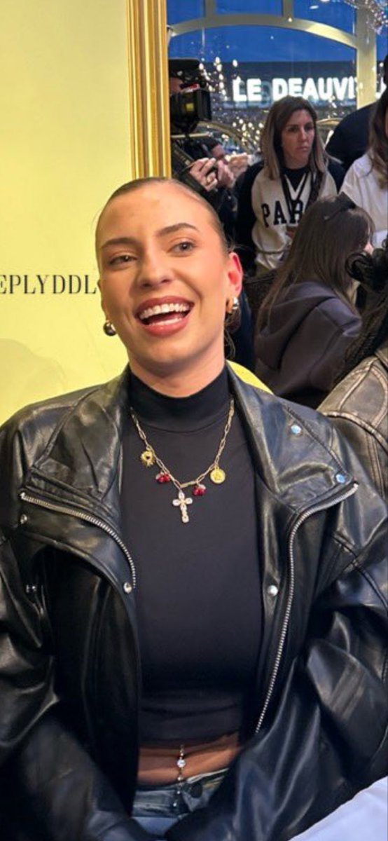 Après la haine que c’était pris Léa semaine 2 je m’étais dit que je devais l’amener jusqu’en final. Chose faite ✅.
Léa tu es une très belle personne et tu mérites ta place
#StarAcademy #StarAcademyleLive