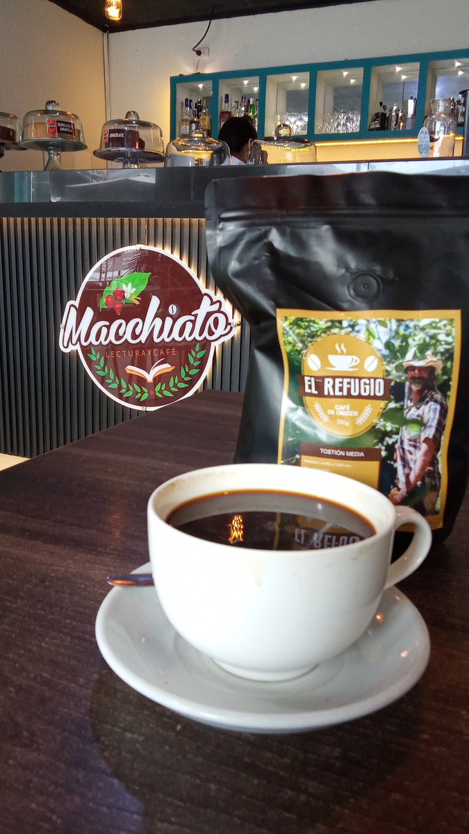 Intercambio de saberes desde Florencia Caquetá Colombia. 
Café Makiato de la selva Amazónica y Café El  Refugio del Quindío.
Uffff, sólo exquisitez. 
Gracias a Lorena, Cristian, Amanda y sus cómplices.
☕🔥🫶💚❤️