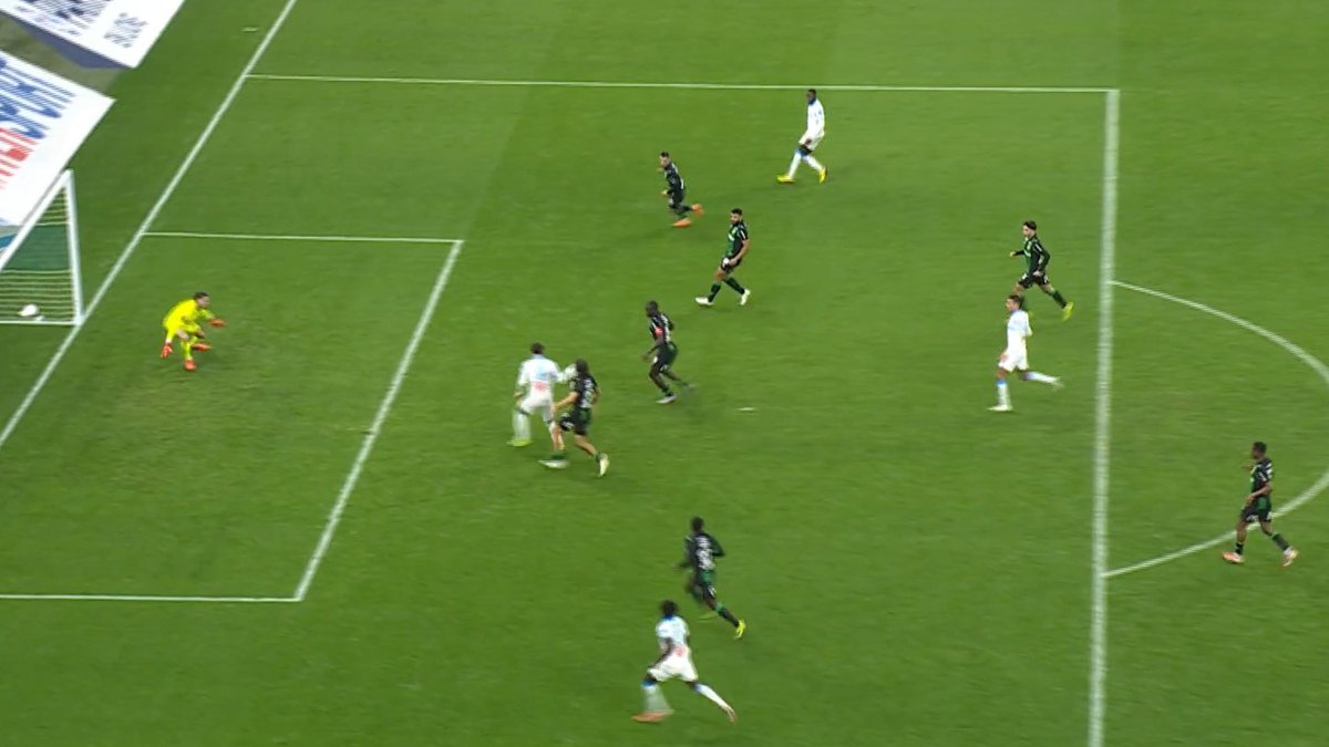 RMCsport's tweet photo. Gouiri inscrit le 3ème but et assure sûrement la victoire aux Olympiens. L'OM mène 3-0 face à Lens à 15 minutes de la fin du match.
https://t.co/Xs71pJF0oc https://t.co/5U6wQ3SZt0