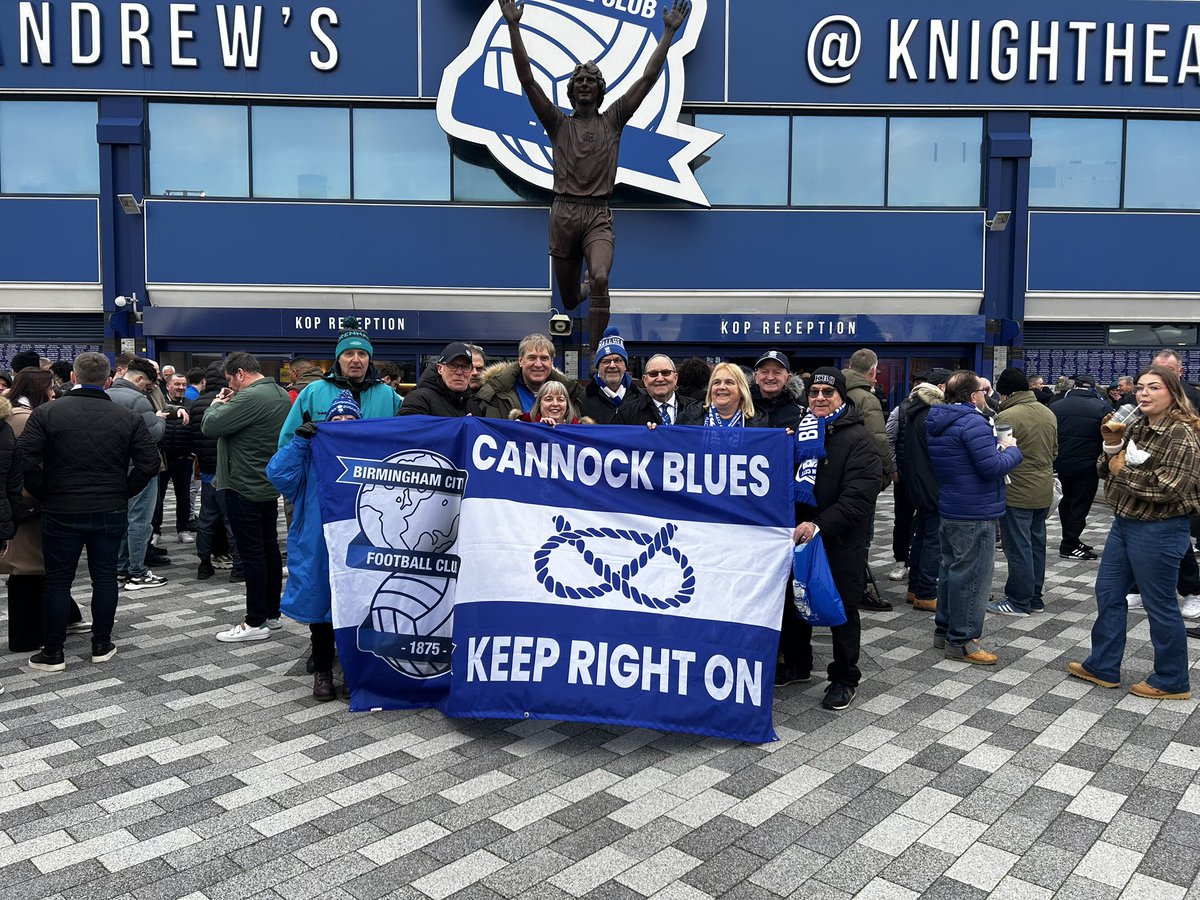 Home debut for the new flag. Not the result we wanted! Bit great catching up with the Cannock Blues Family! 
Big shout out to <a href="/thegoalzone/">Tom Ross</a> for not missing out on the photo opportunity 💙 
#BCFC #kro #bcfcosc #CannockOSC #CannockBlues #fea #birminghamcityfc
