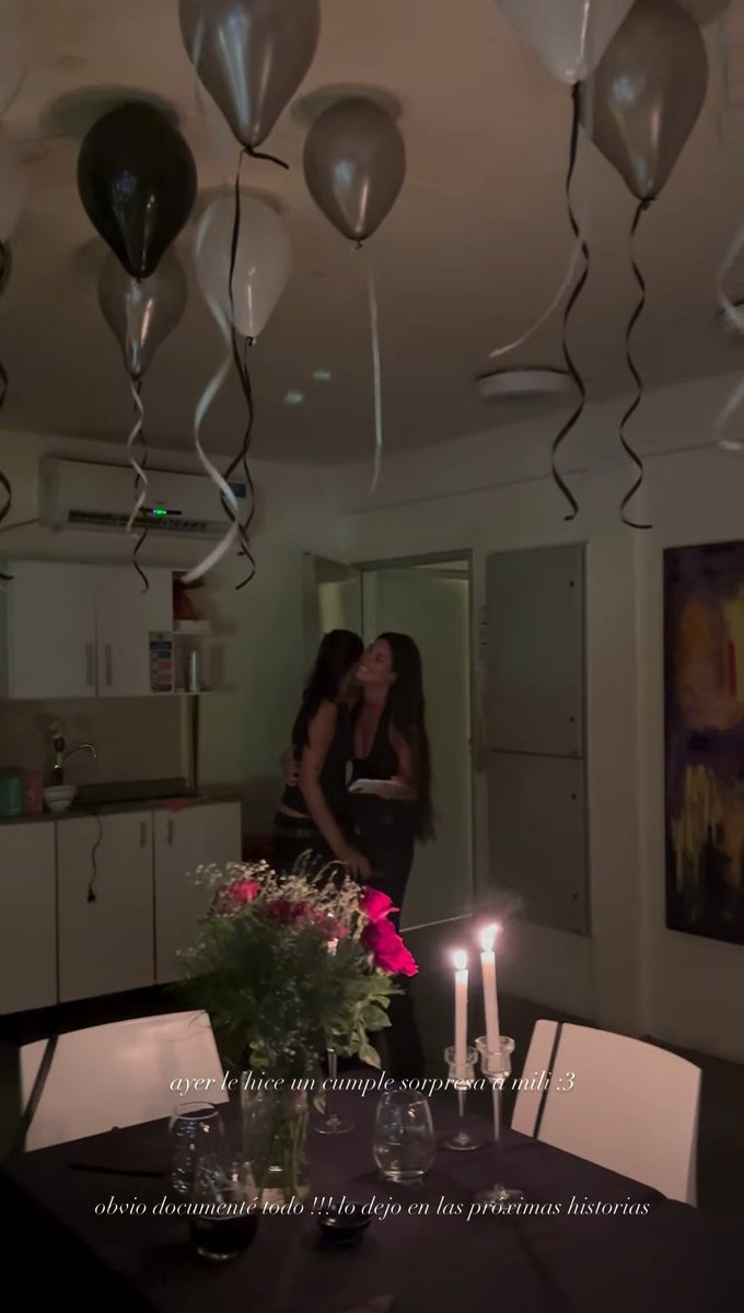 Mi chiquita se puso a llorar, seguro no se lo esperaba para nada. 😭😭😭😭