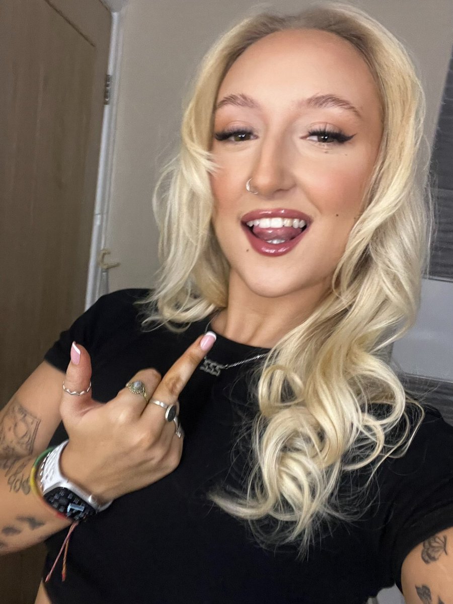 send2ja's tweet image. DEBT RT GAME 🤑 

10 / 10 / 10 😈 
3 comments each, 3 hours 

Go go go