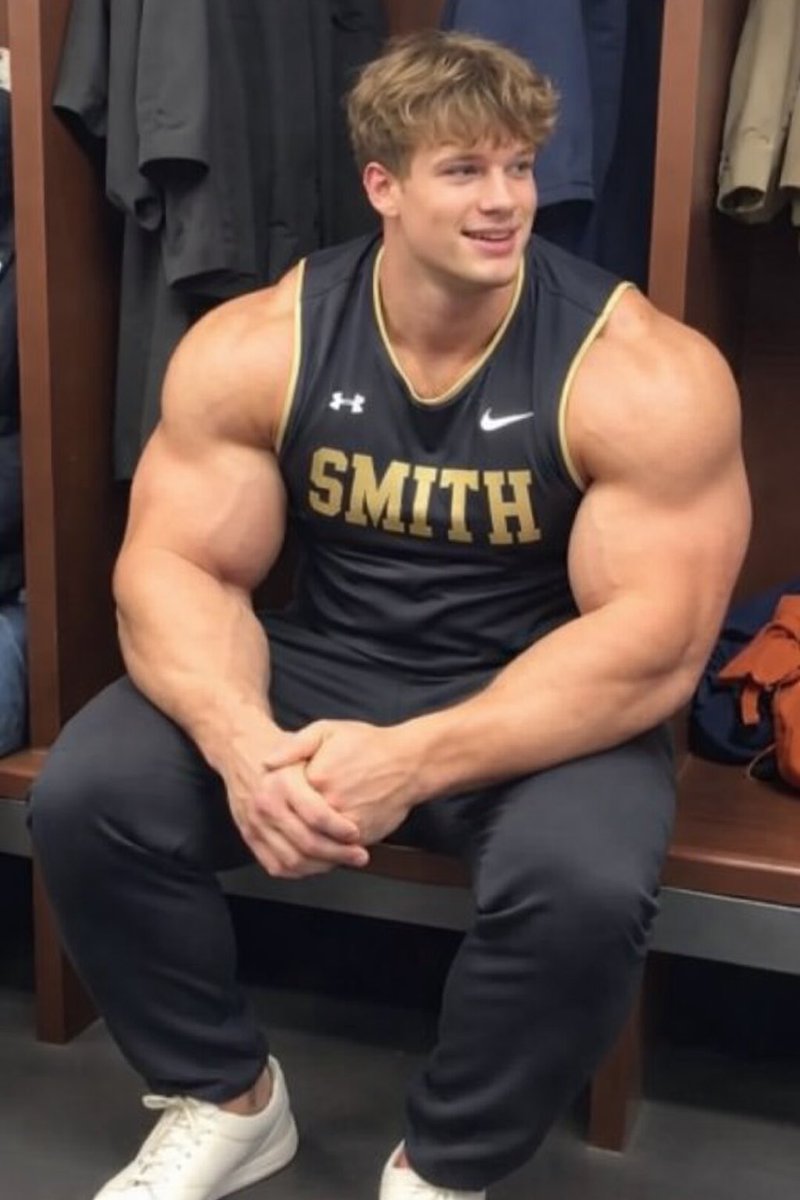 MoreMuscleFlex tweet media