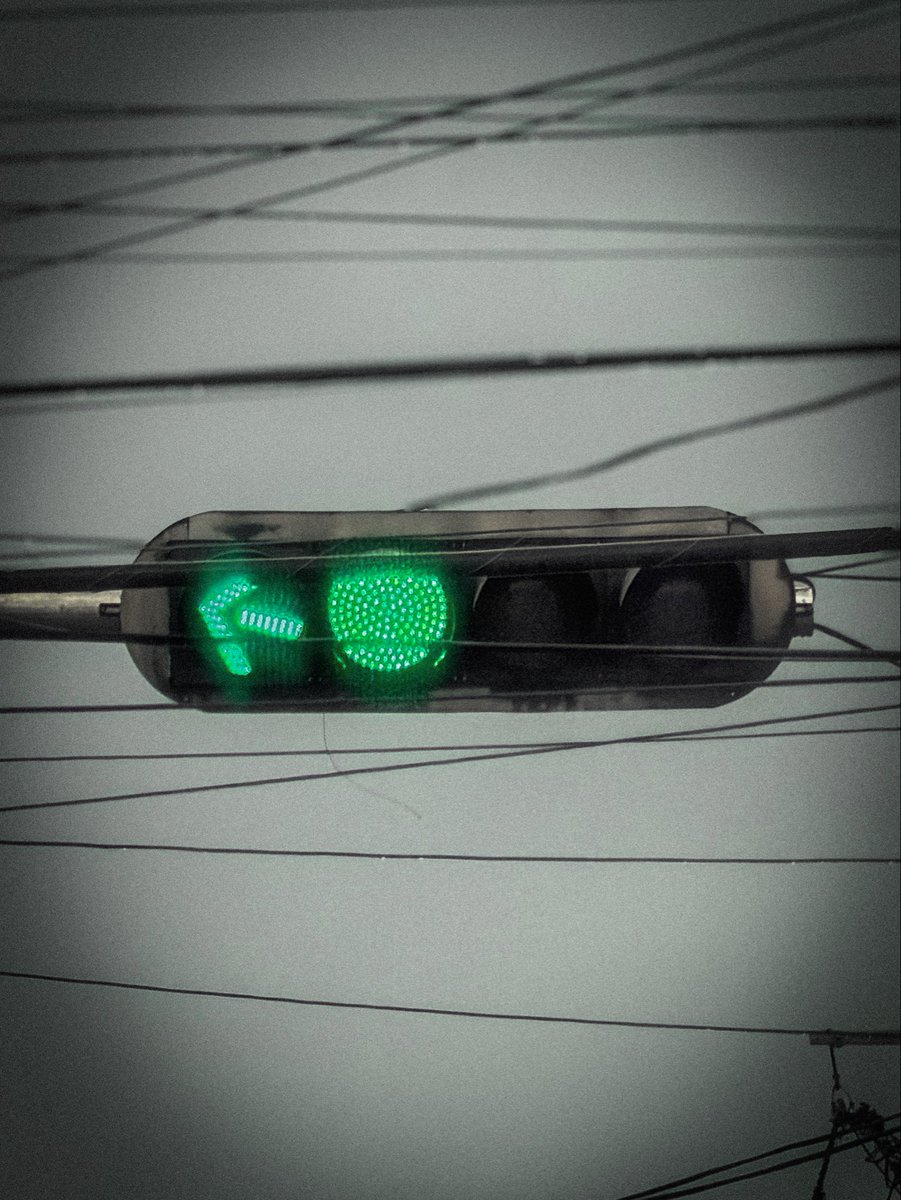 MadeInDR's tweet image. Traffic lights 🚦 🚥 

📸