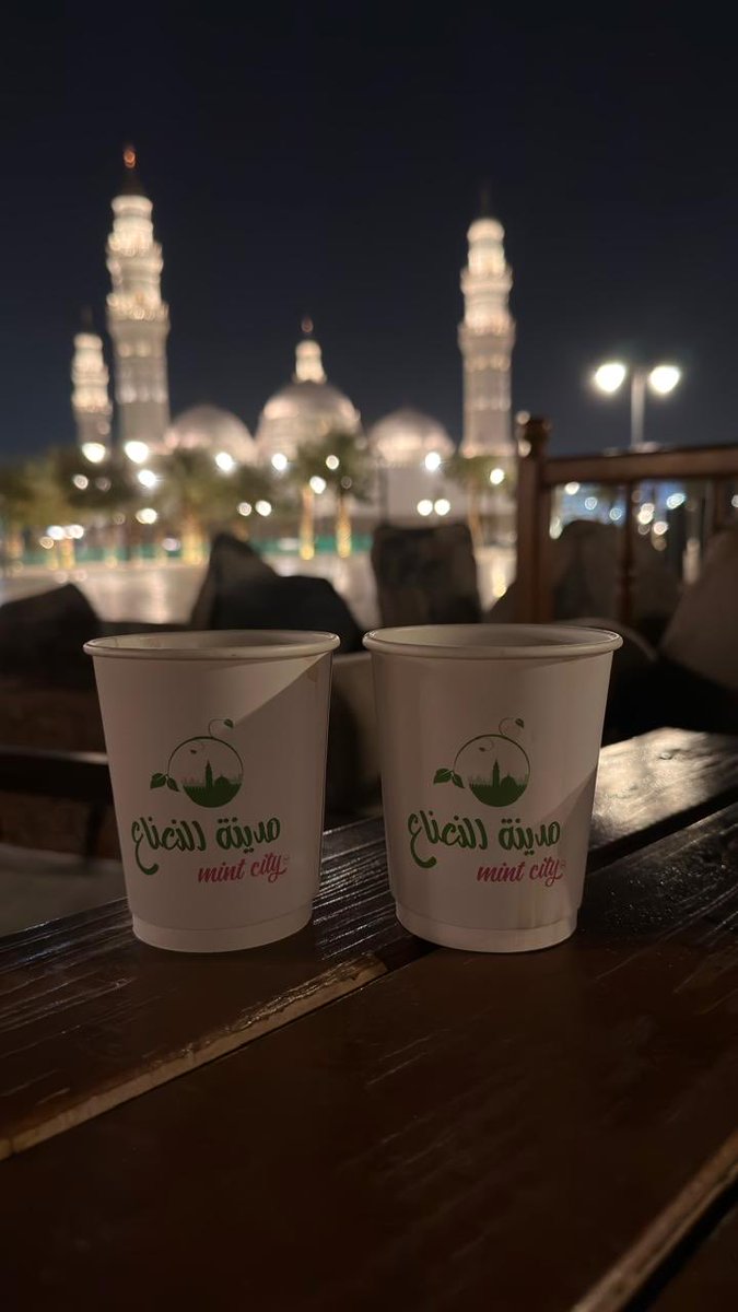 لم أُخلق لأكون حبيبتك اللطيفة ،،
او استراحة لقلبك المتعب ،،
انا طوفانك الاعظم ،،
وجنونك المستفزّ ،،
 وجرحك الذي تختاره ثم تلعنه ،،
انا خطأك الذي تعيده مراراً ،،
وانت مستلِذّ 🔥
#تصبحون_على_خير