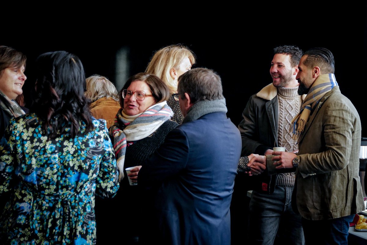 MA_Jamet's tweet photo. Ce matin réunion amicale et détendue pour mieux se connaître des 33 candidats (et des 2 remplaçants !) de la liste « Val-de-Reuil en Vrai » avec une vraie équipe et un vrai projet pour ⁦@valdereuil_info⁩. Avec un vrai maire bien sûr ! https://t.co/AhLG4RKDPf